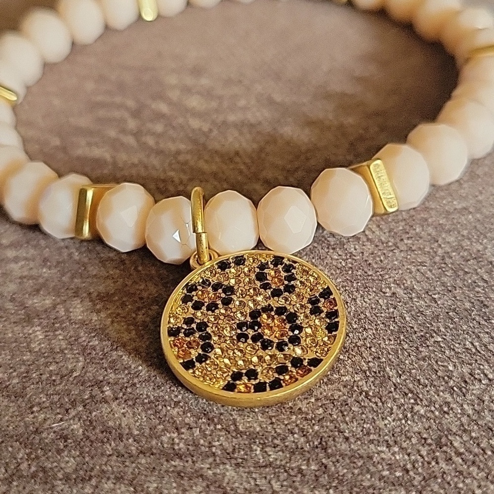 Cream Glass Beaded Leopard Print Charm Stretch Mobwife Bracelet - Picture 3 of 5